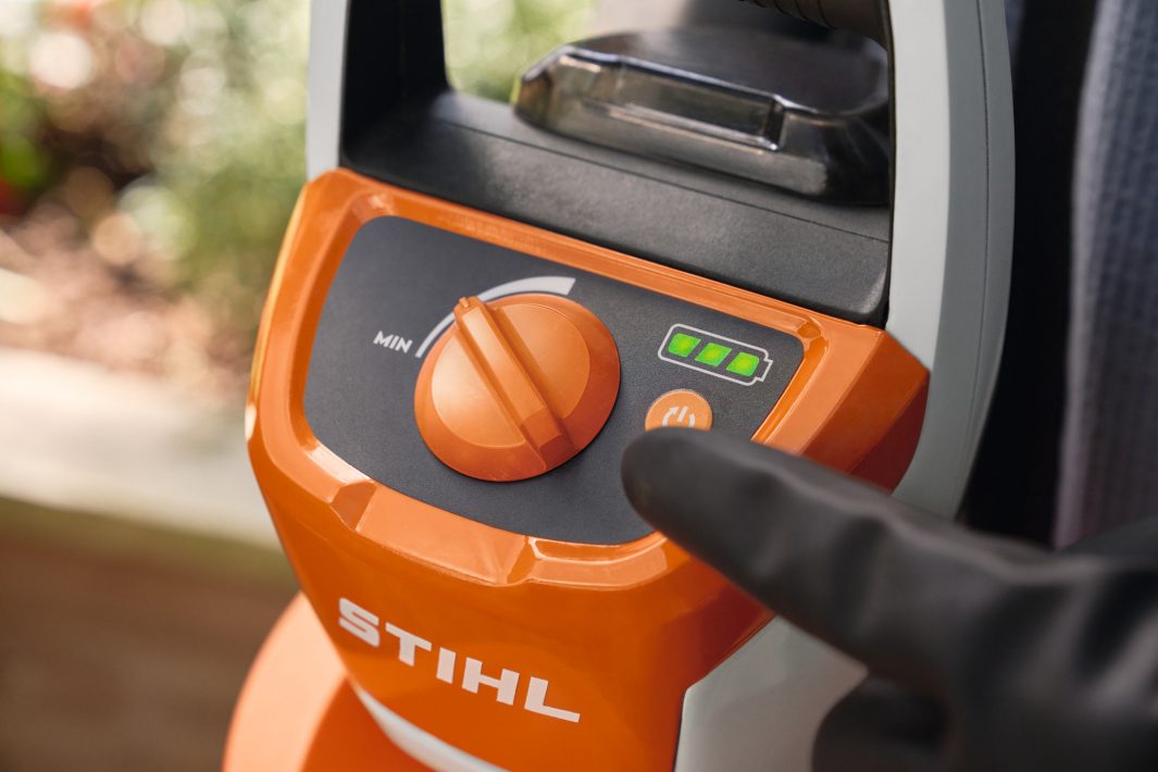 STIHL SGA30 12V Battery Handheld Sprayer (SET)